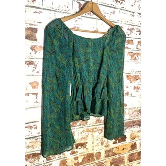 NWT Free People Uptown Bell Sleeve Flowing Peplum Style Blouse in Green - Picture 12 of 12